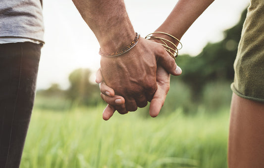 Hand in Hand Liebe verbreiten